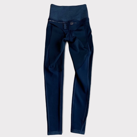 Aurum High Rise 3/4 Leggings in Black/Charcoal Grey & Black Mesh Size Petite (2) - Picture 7 of 13